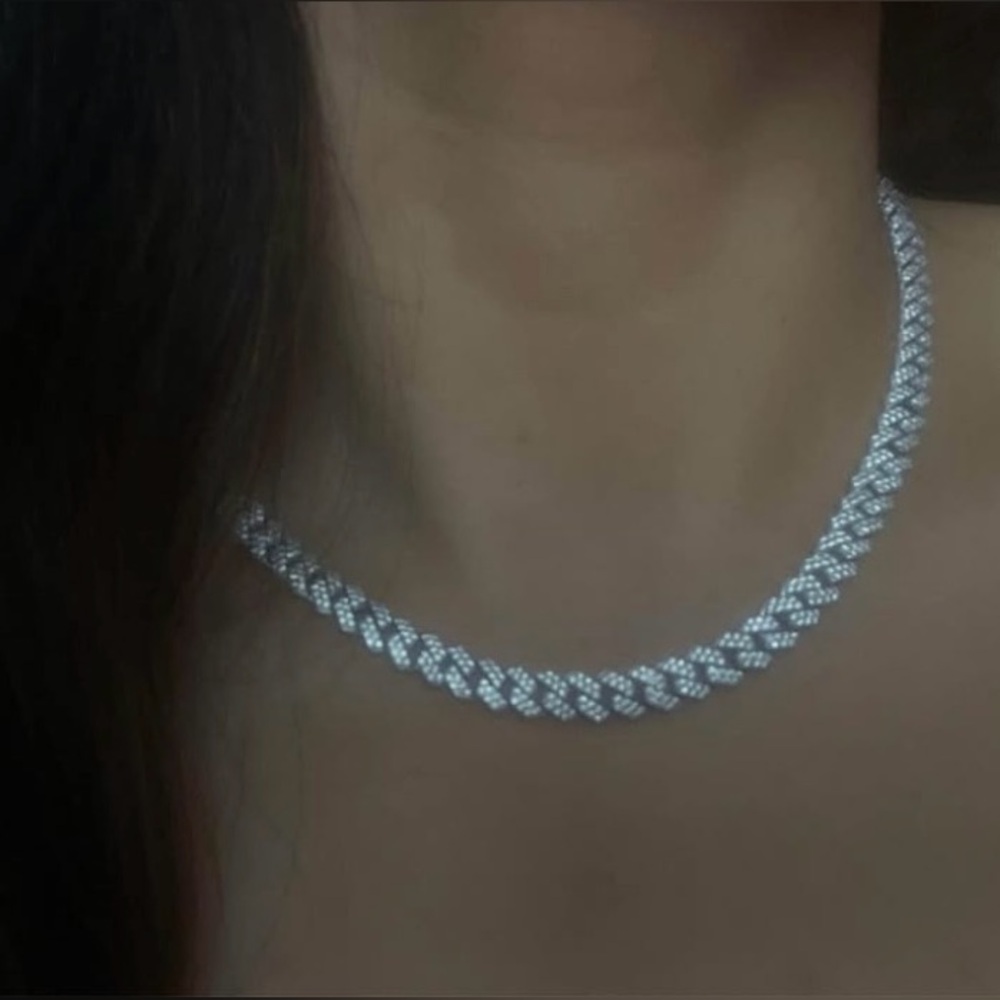 Simons Dazzling Silver Necklace